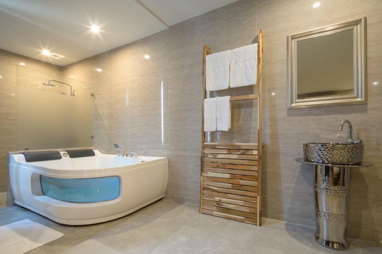 The Valen Resort Bangkok Buitenkant foto