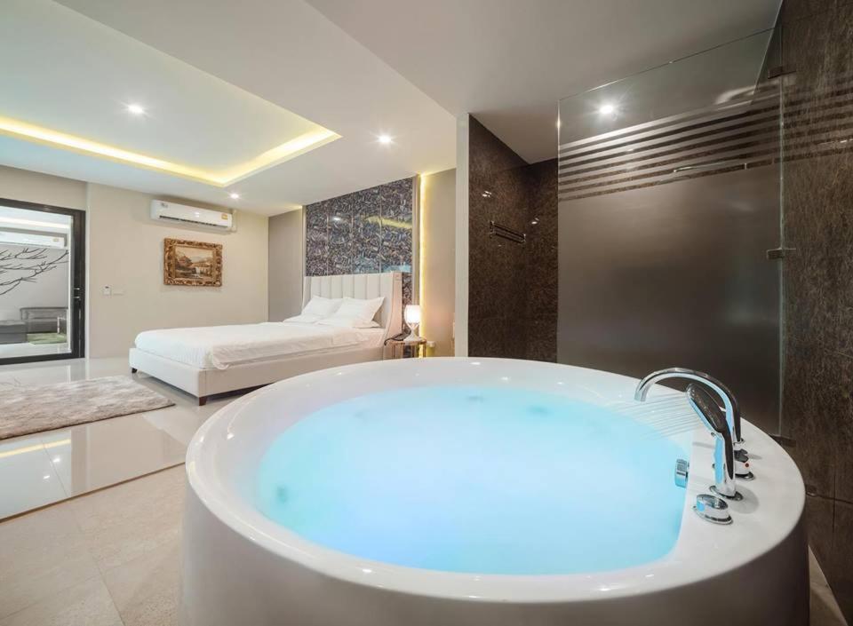 The Valen Resort Bangkok Buitenkant foto